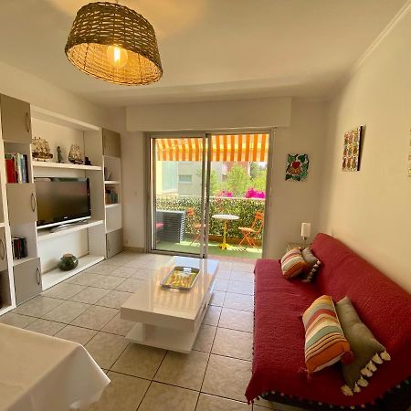Chez Virginie : Appartement Lumineux Au Calme. Fréjus エクステリア 写真