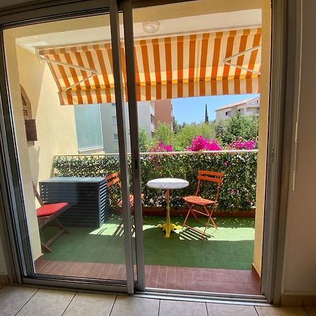 Chez Virginie : Appartement Lumineux Au Calme. Fréjus エクステリア 写真