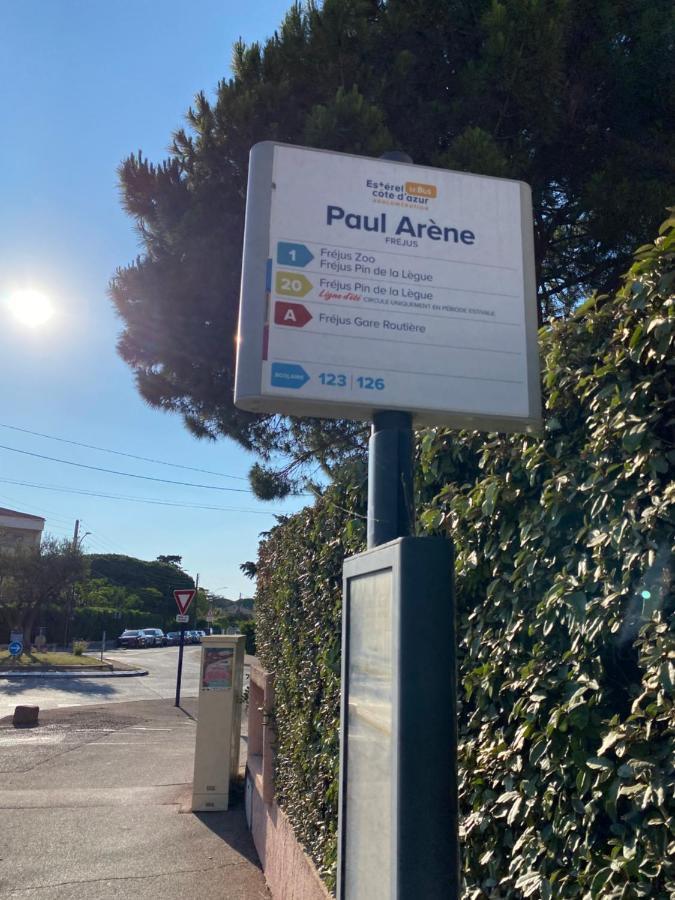 Chez Virginie : Appartement Lumineux Au Calme. Fréjus エクステリア 写真