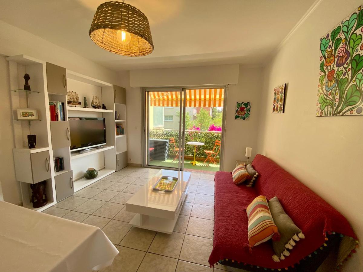 Chez Virginie : Appartement Lumineux Au Calme. Fréjus エクステリア 写真