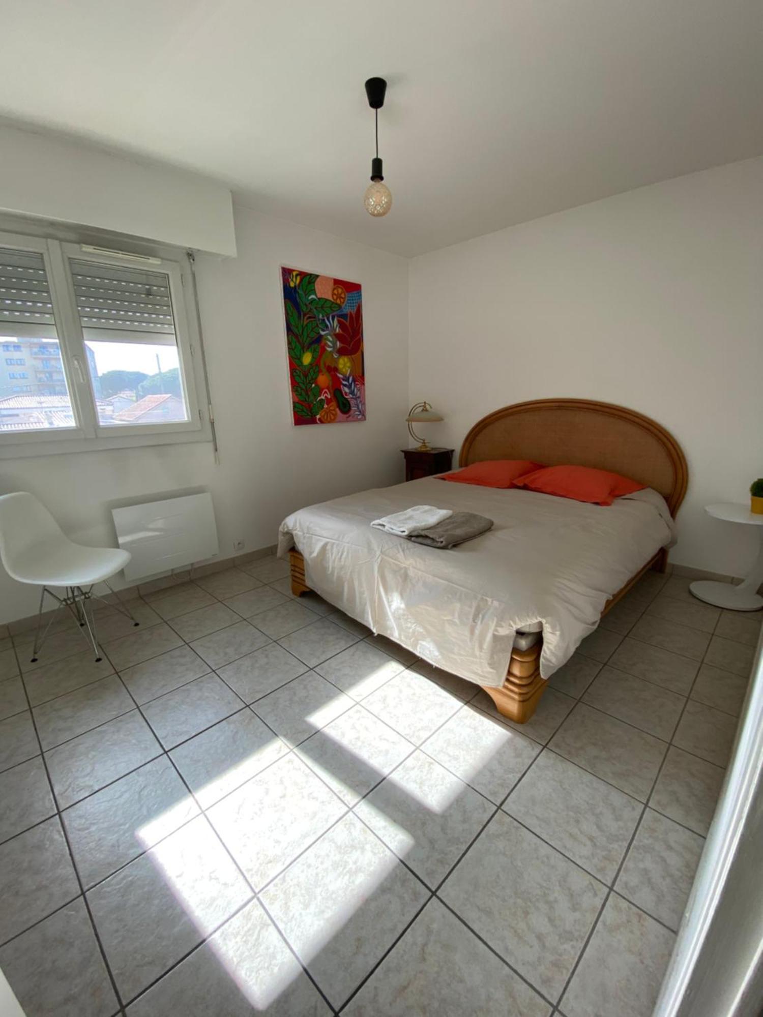 Chez Virginie : Appartement Lumineux Au Calme. Fréjus エクステリア 写真